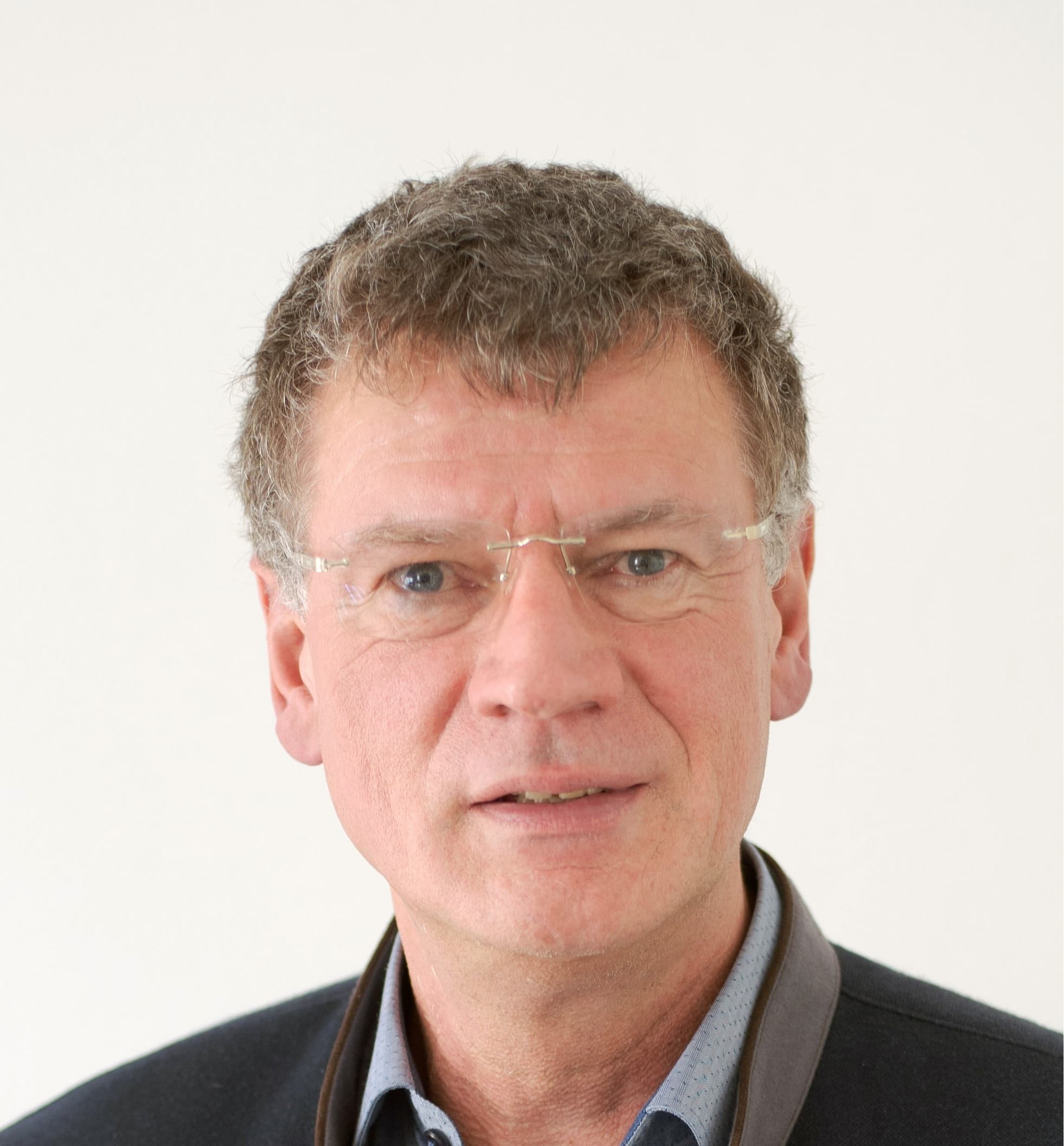 Referent der Fortbildung: Prof. Dr. Bernd Wöstmann, Direktor der Poliklinik für Zahnärztliche Prothetik, Justus Liebig Universität, Universitätsklinikum Gießen